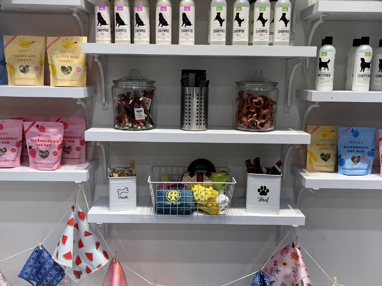 pet food and supplies